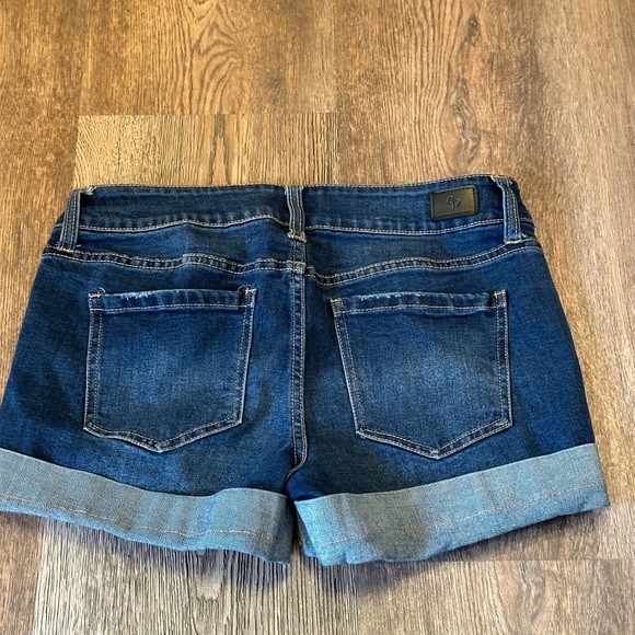 Adorable EUC Celebrity Pink Denim Shorts - Picture 7 of 7